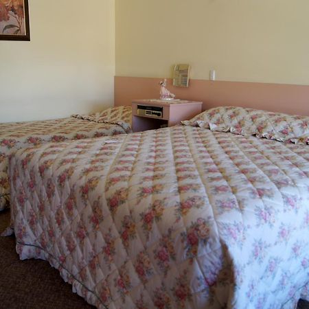 Milang Lakes Motel Exterior photo